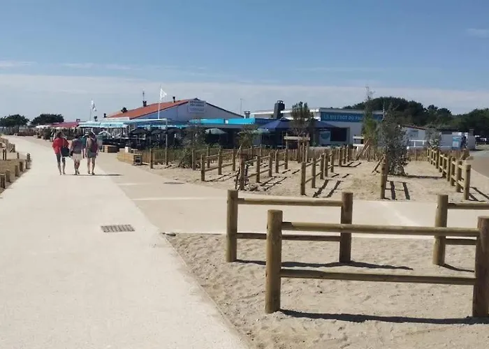 Le Manoa Foncillon Parking Prive